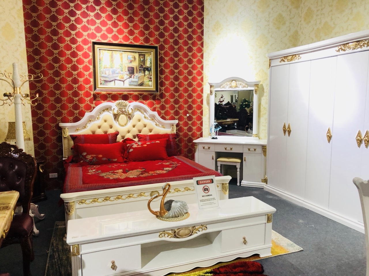 Friday 13th - Ưu đãi quên lợi nhuận tại showroom Vương Quốc Nội Thất